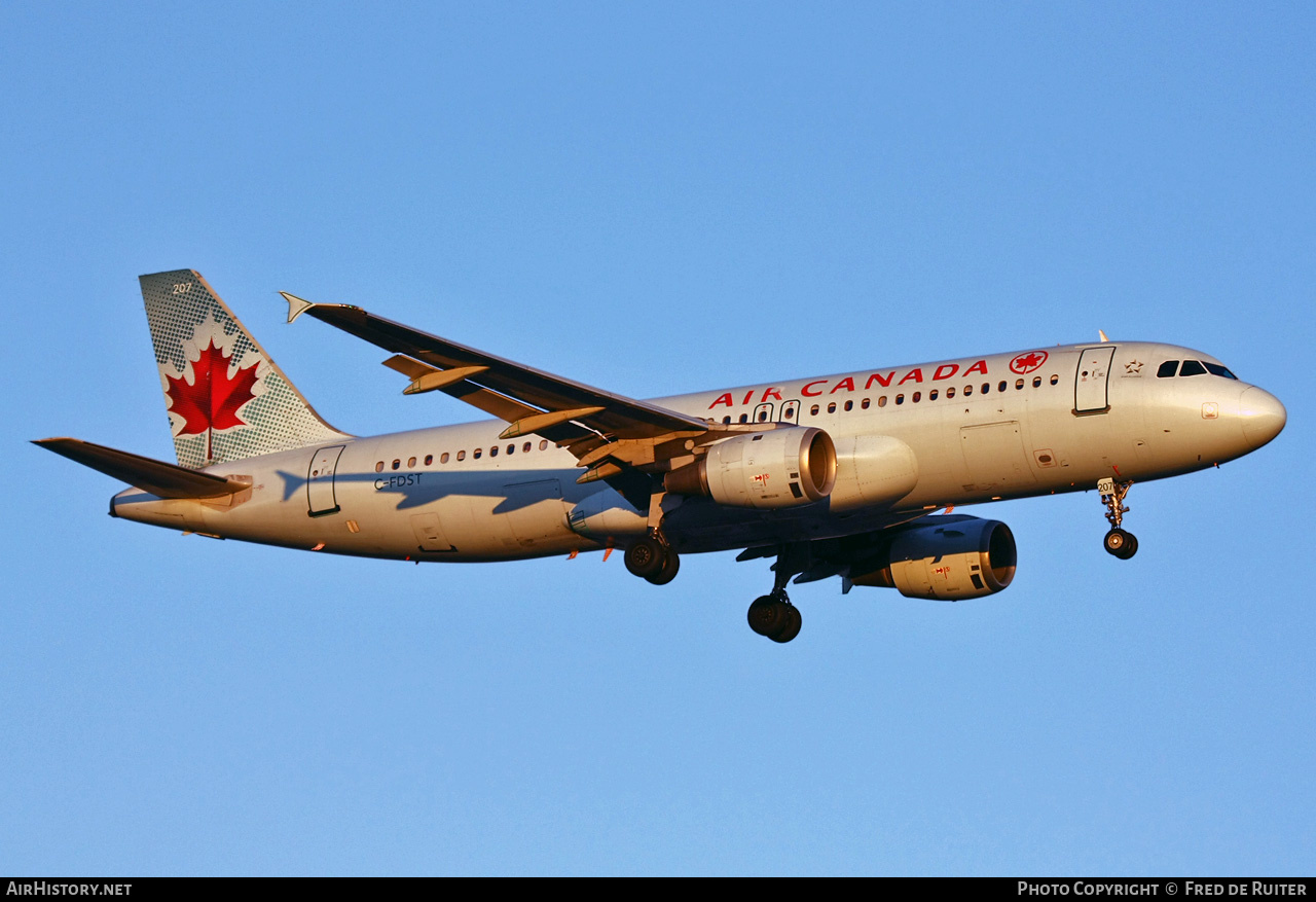 Aircraft Photo of C-FDST | Airbus A320-211 | Air Canada | AirHistory.net #512014