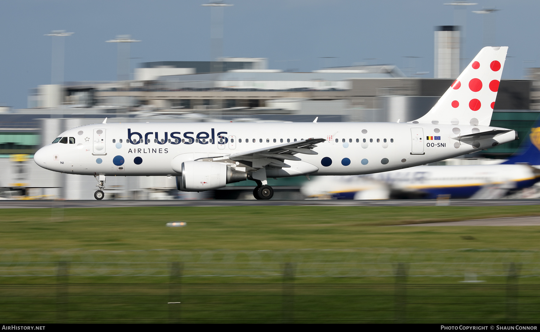 Aircraft Photo of OO-SNI | Airbus A320-214 | Brussels Airlines | AirHistory.net #512100