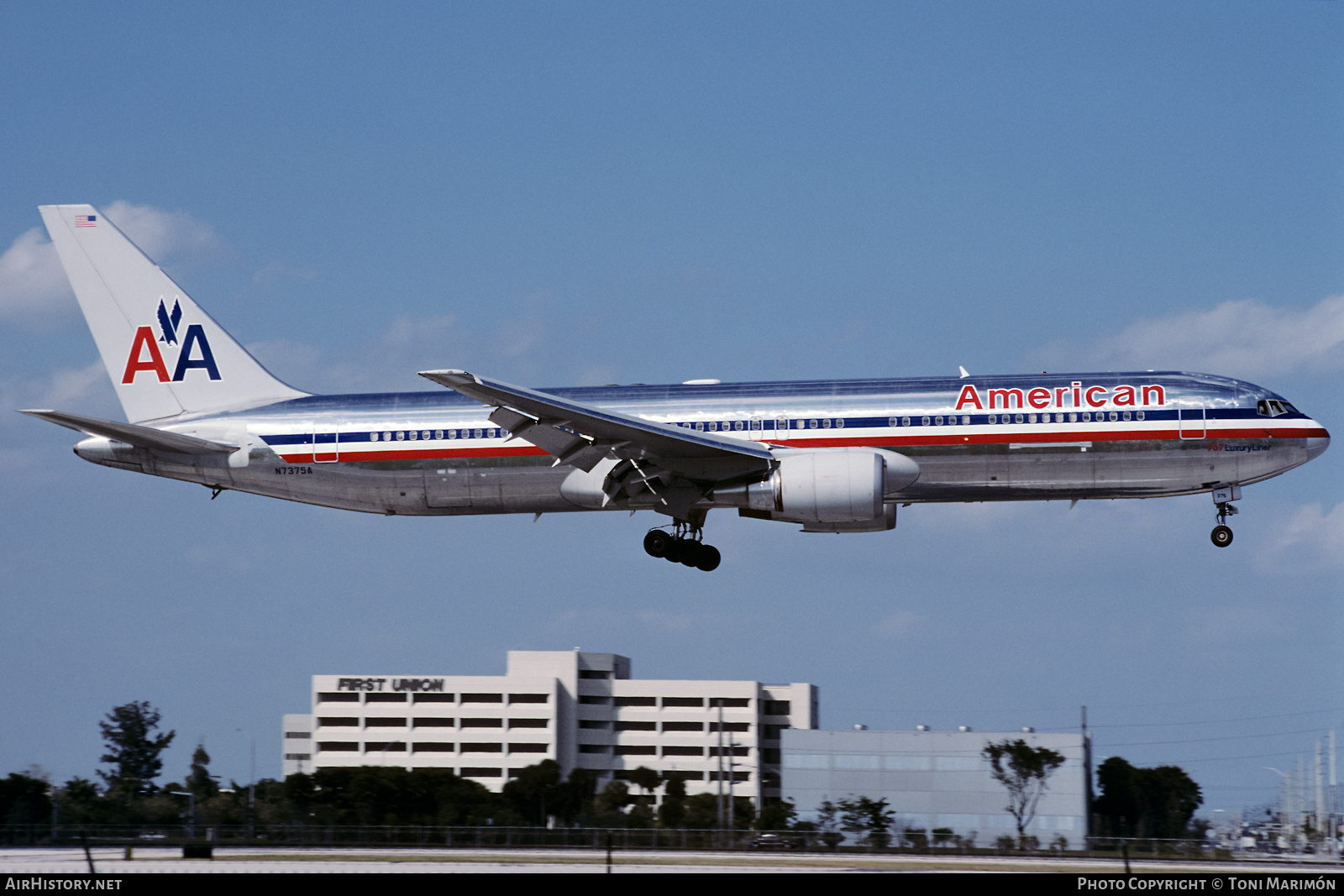 Aircraft Photo of N7375A | Boeing 767-323/ER | American Airlines | AirHistory.net #512269
