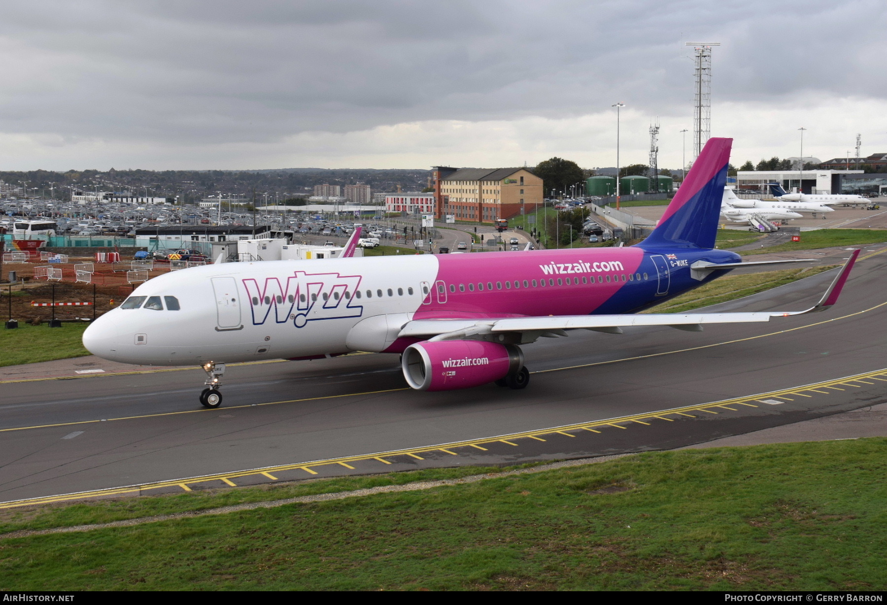 Aircraft Photo of G-WUKE | Airbus A320-232 | Wizz Air | AirHistory.net #512385