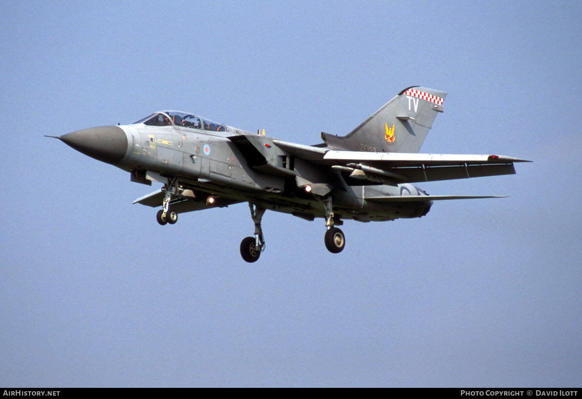 Aircraft Photo of ZE199 | Panavia Tornado F3(T) | UK - Air Force | AirHistory.net #512386