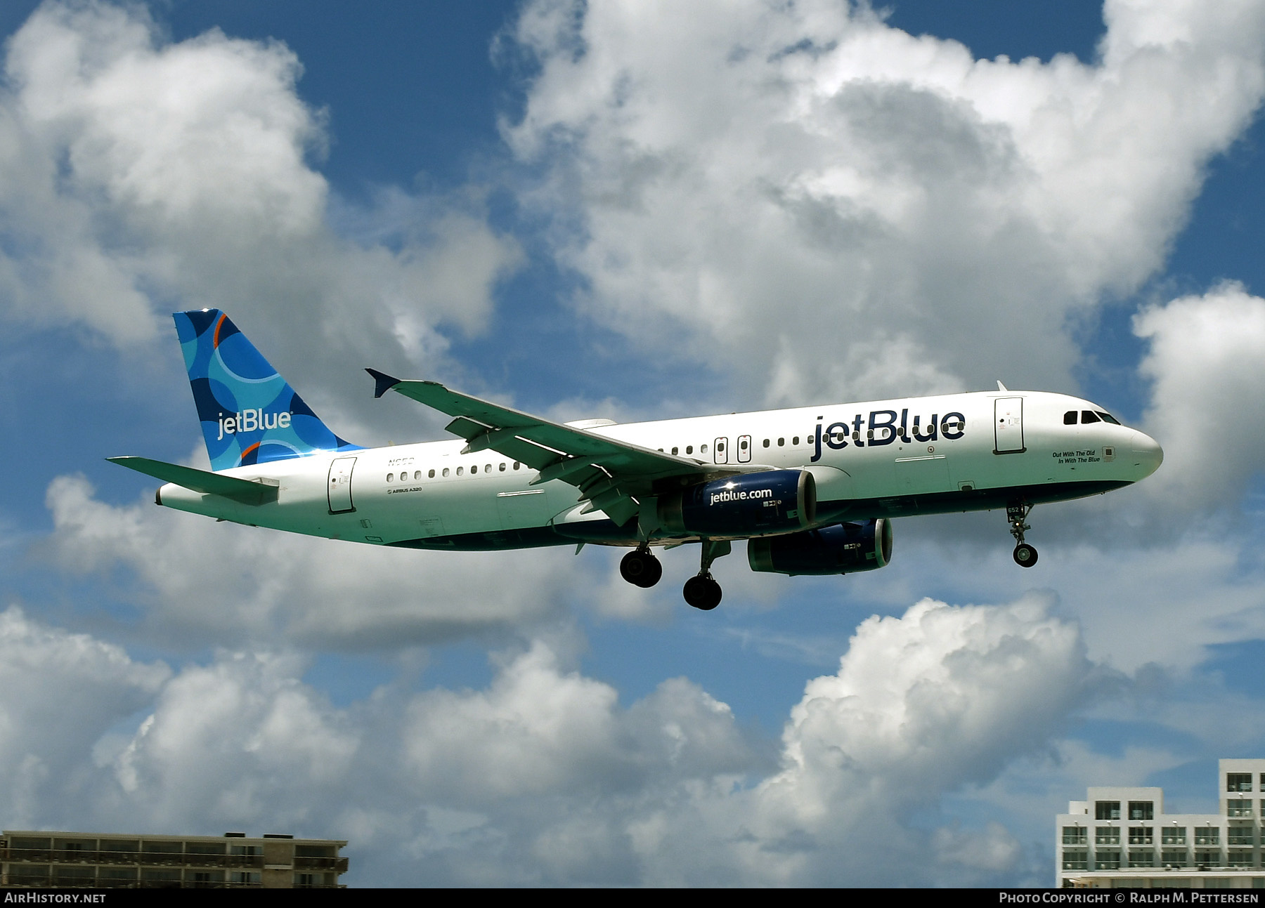 Aircraft Photo of N652JB | Airbus A320-232 | JetBlue Airways | AirHistory.net #512475