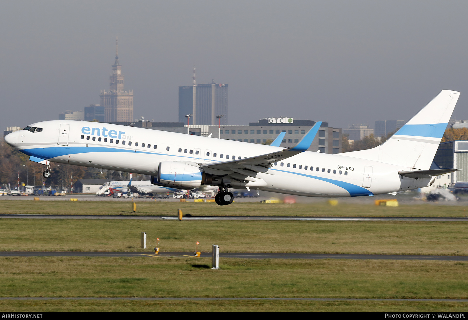 Aircraft Photo of SP-ESB | Boeing 737-8Q8 | Enter Air | AirHistory.net #512665