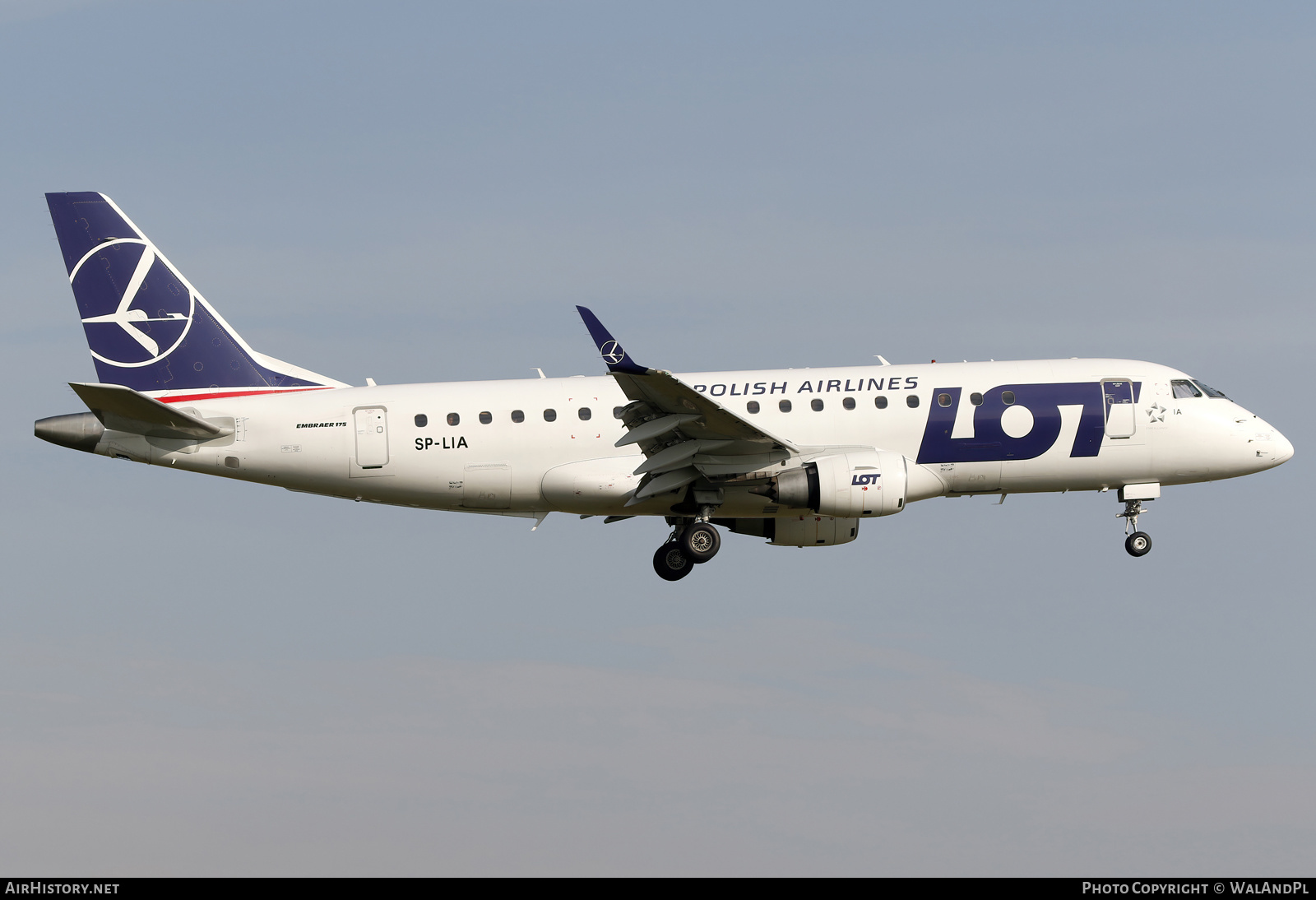 Aircraft Photo of SP-LIA | Embraer 175STD (ERJ-170-200STD) | LOT Polish Airlines - Polskie Linie Lotnicze | AirHistory.net #512712