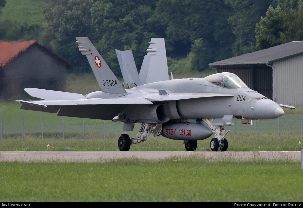 Aircraft Photo of J-5004 | McDonnell Douglas F/A-18C Hornet | Switzerland - Air Force | AirHistory.net #512771