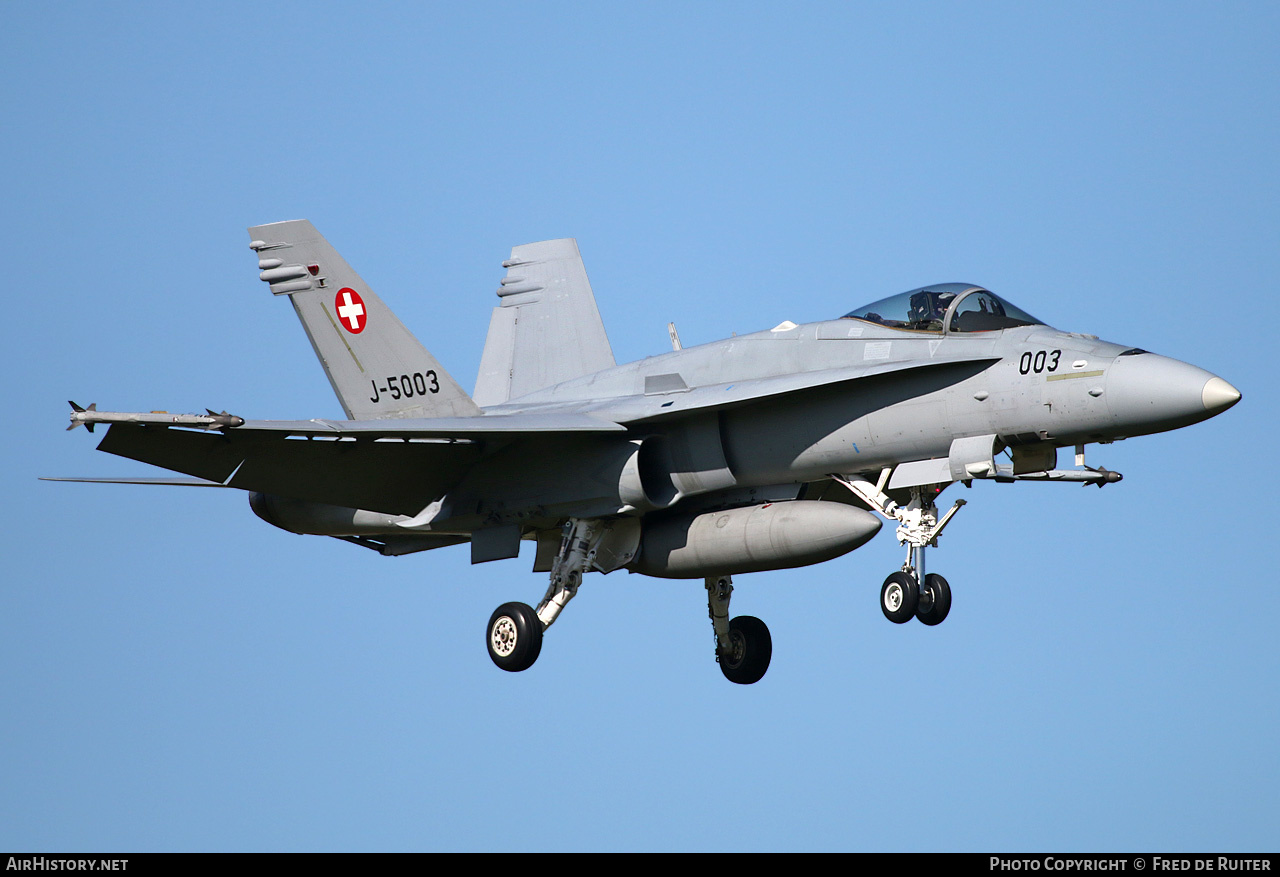 Aircraft Photo of J-5003 | McDonnell Douglas F/A-18C Hornet | Switzerland - Air Force | AirHistory.net #512782