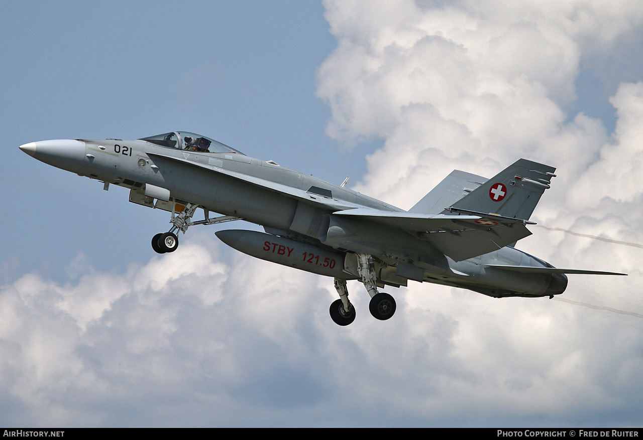 Aircraft Photo of J-5021 | McDonnell Douglas F/A-18C Hornet | Switzerland - Air Force | AirHistory.net #512803