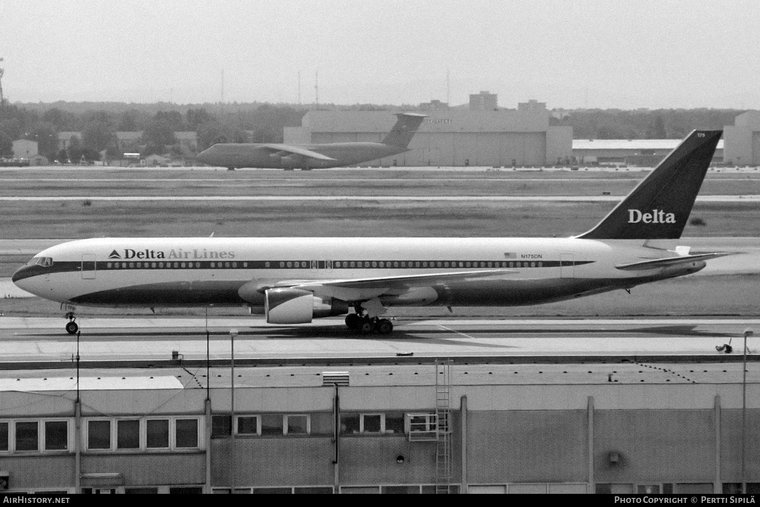 Aircraft Photo of N175DN | Boeing 767-332/ER | Delta Air Lines | AirHistory.net #512847
