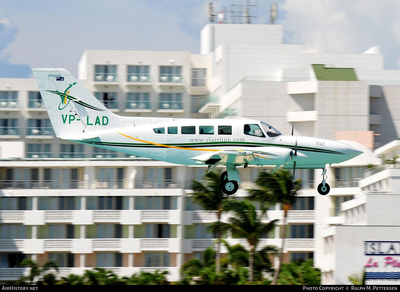 Aircraft Photo of VP-LAD | Cessna 402C | VI Air Link | AirHistory.net #512855