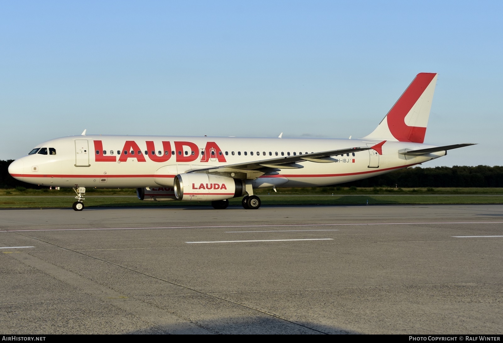 Aircraft Photo of 9H-IBJ | Airbus A320-232 | Lauda | AirHistory.net #512902