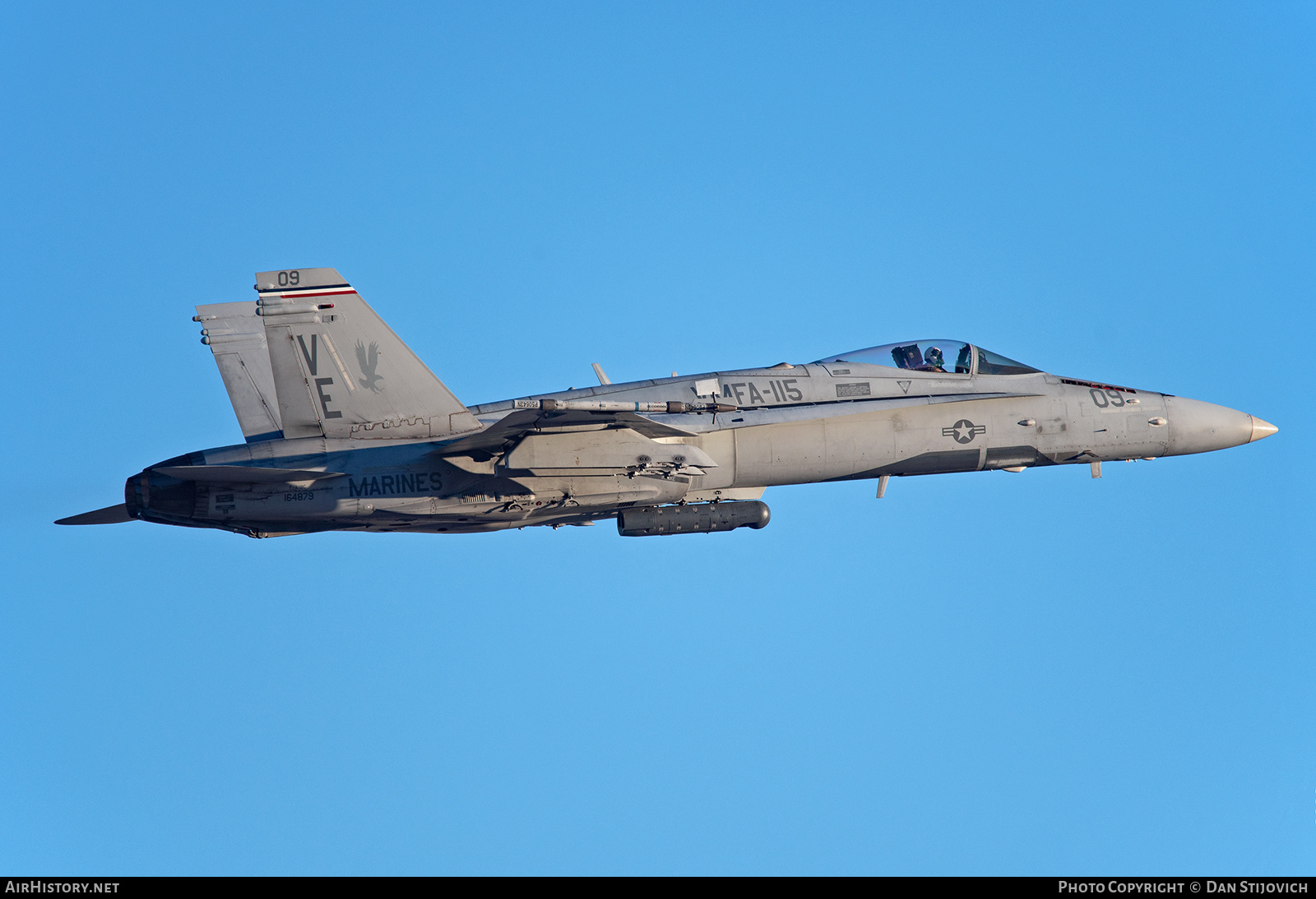 Aircraft Photo of 164879 | McDonnell Douglas F/A-18C Hornet | USA - Marines | AirHistory.net #513200