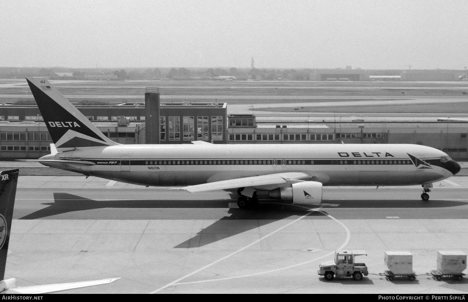 Aircraft Photo of N182DN | Boeing 767-332/ER | Delta Air Lines | AirHistory.net #513213