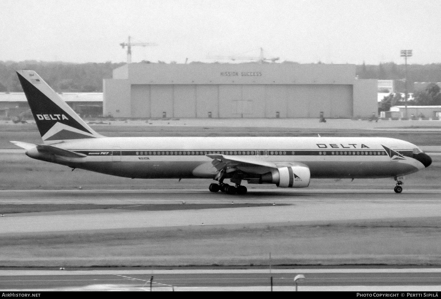Aircraft Photo of N184DN | Boeing 767-332/ER | Delta Air Lines | AirHistory.net #513218