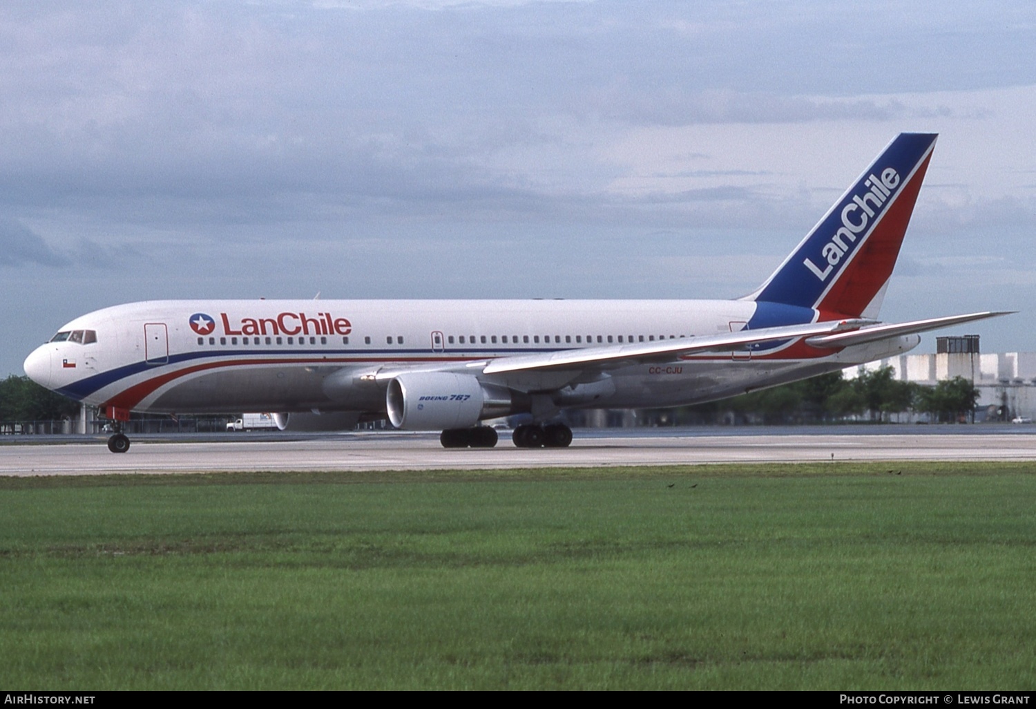Aircraft Photo of CC-CJU | Boeing 767-216/ER | LAN Chile - Línea Aérea Nacional | AirHistory.net #513241