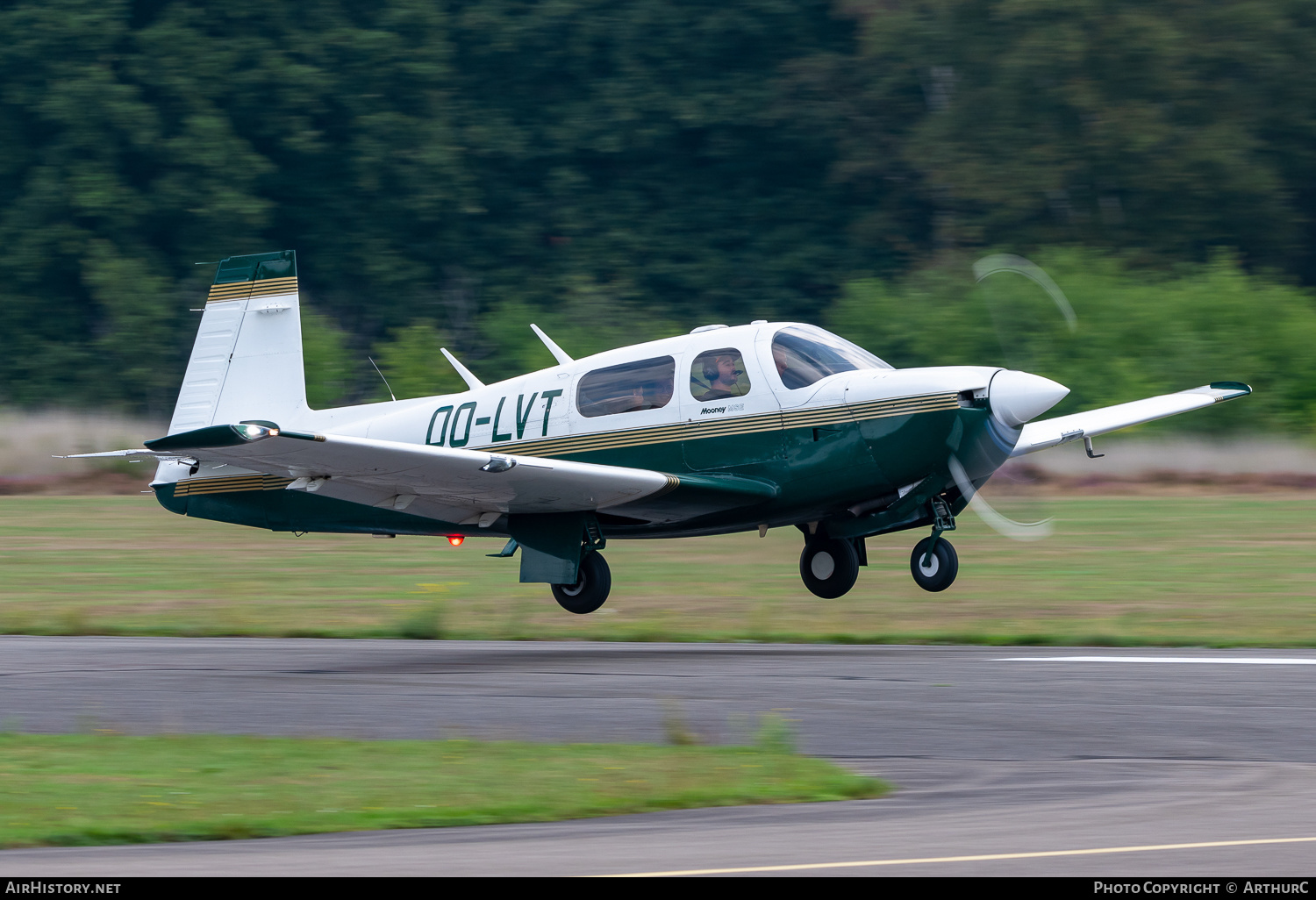 Aircraft Photo of OO-LVT | Mooney M-20J 201MSE | AirHistory.net #513265