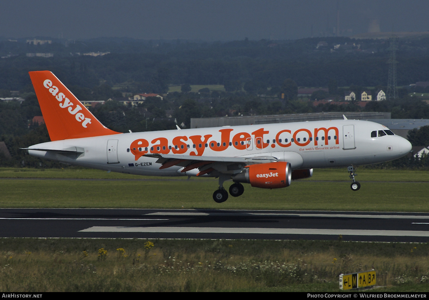 Aircraft Photo of G-EZEM | Airbus A319-111 | EasyJet | AirHistory.net #513541