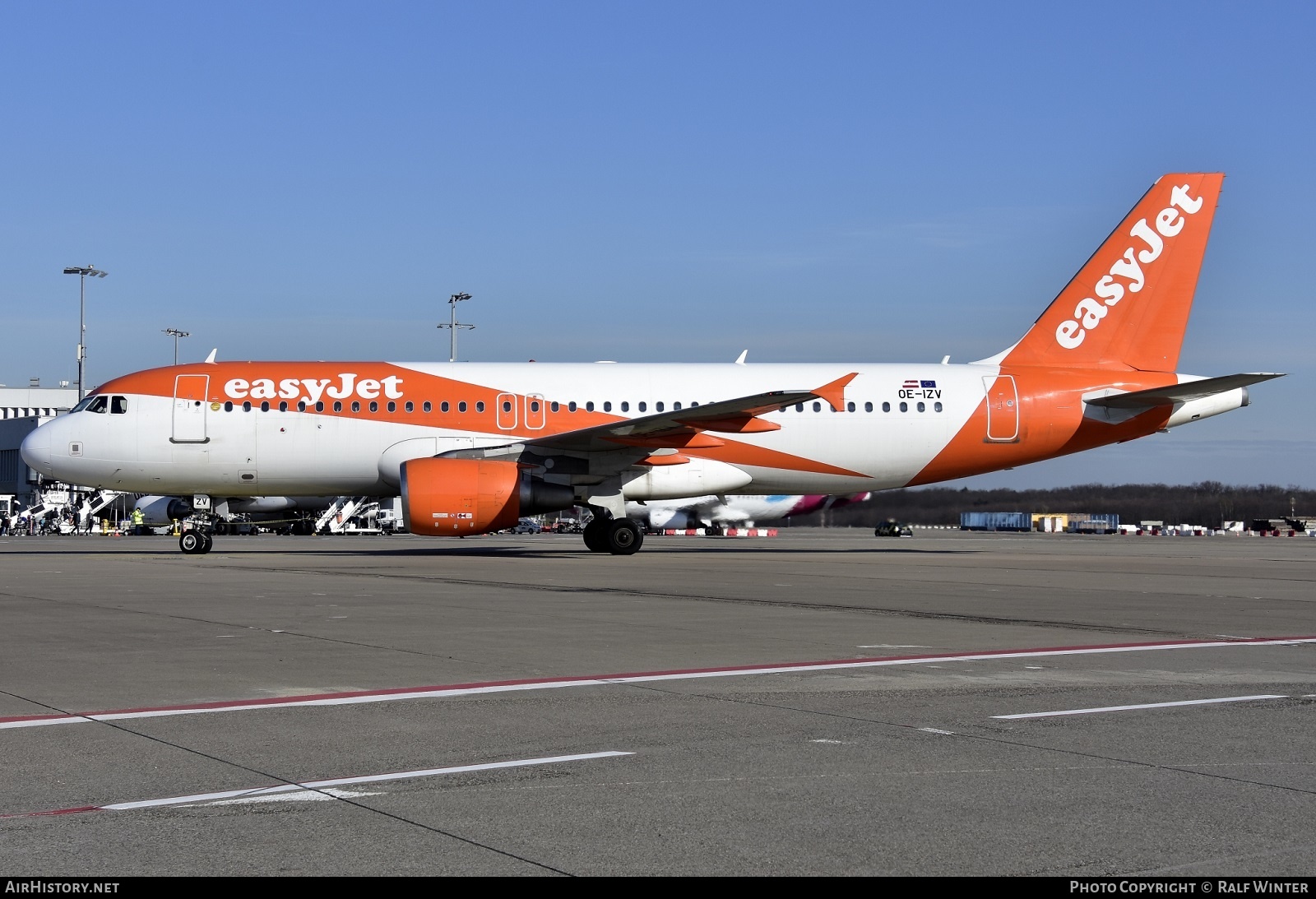 Aircraft Photo of OE-IZV | Airbus A320-214 | EasyJet | AirHistory.net #513743