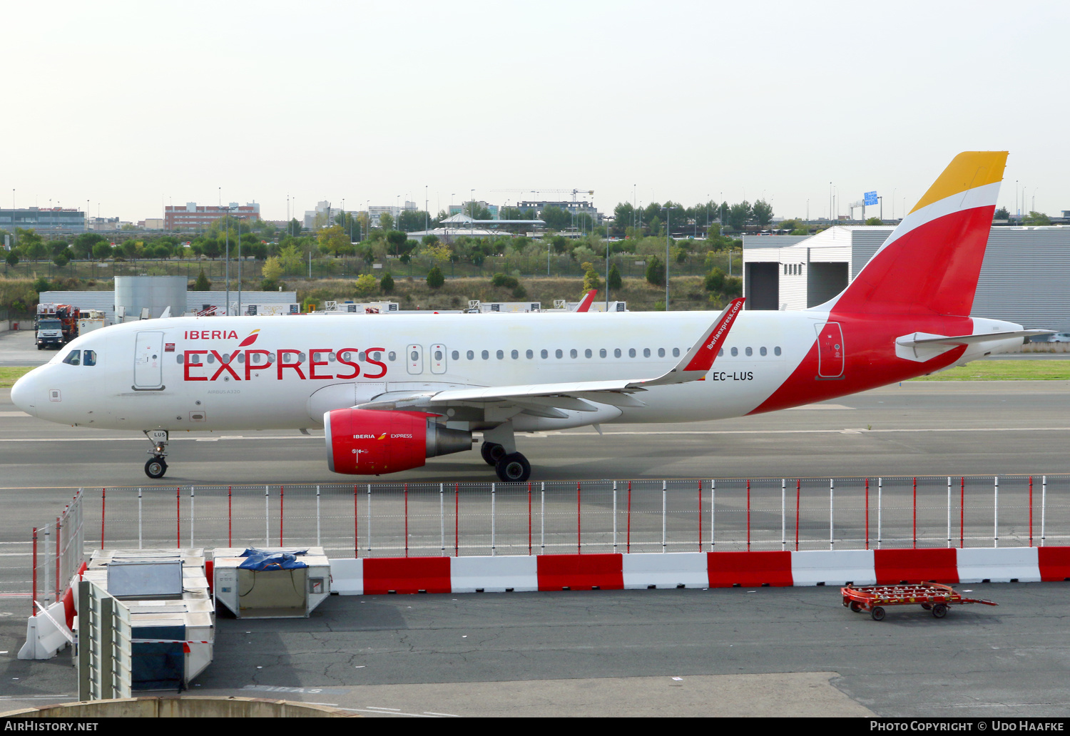 Aircraft Photo of EC-LUS | Airbus A320-216 | Iberia Express | AirHistory.net #513794