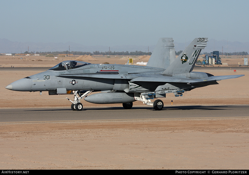 Aircraft Photo of 163443 | McDonnell Douglas F/A-18C Hornet | USA - Navy | AirHistory.net #513970