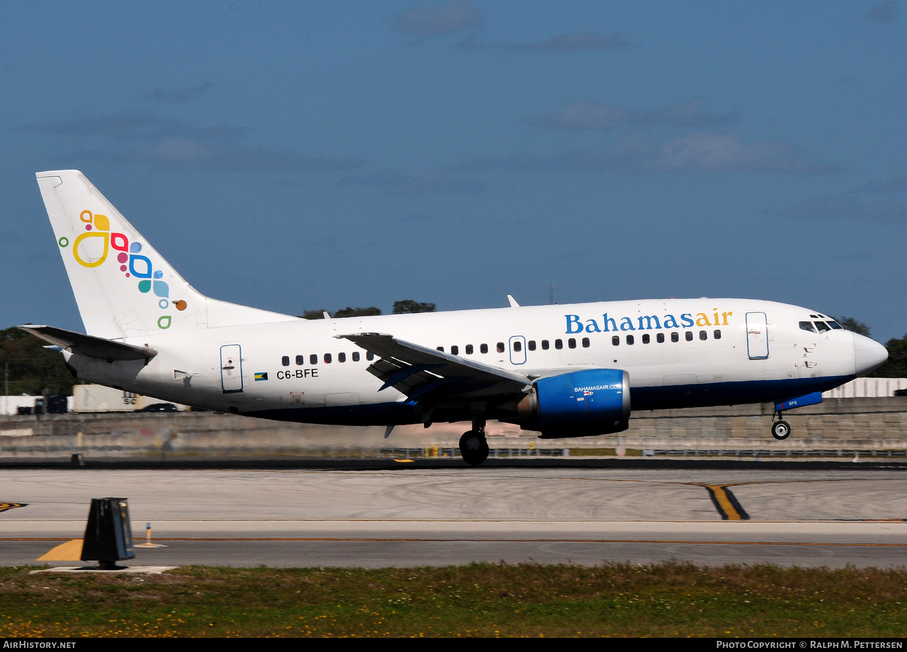 Aircraft Photo of C6-BFE | Boeing 737-5H6 | Bahamasair | AirHistory.net #514062