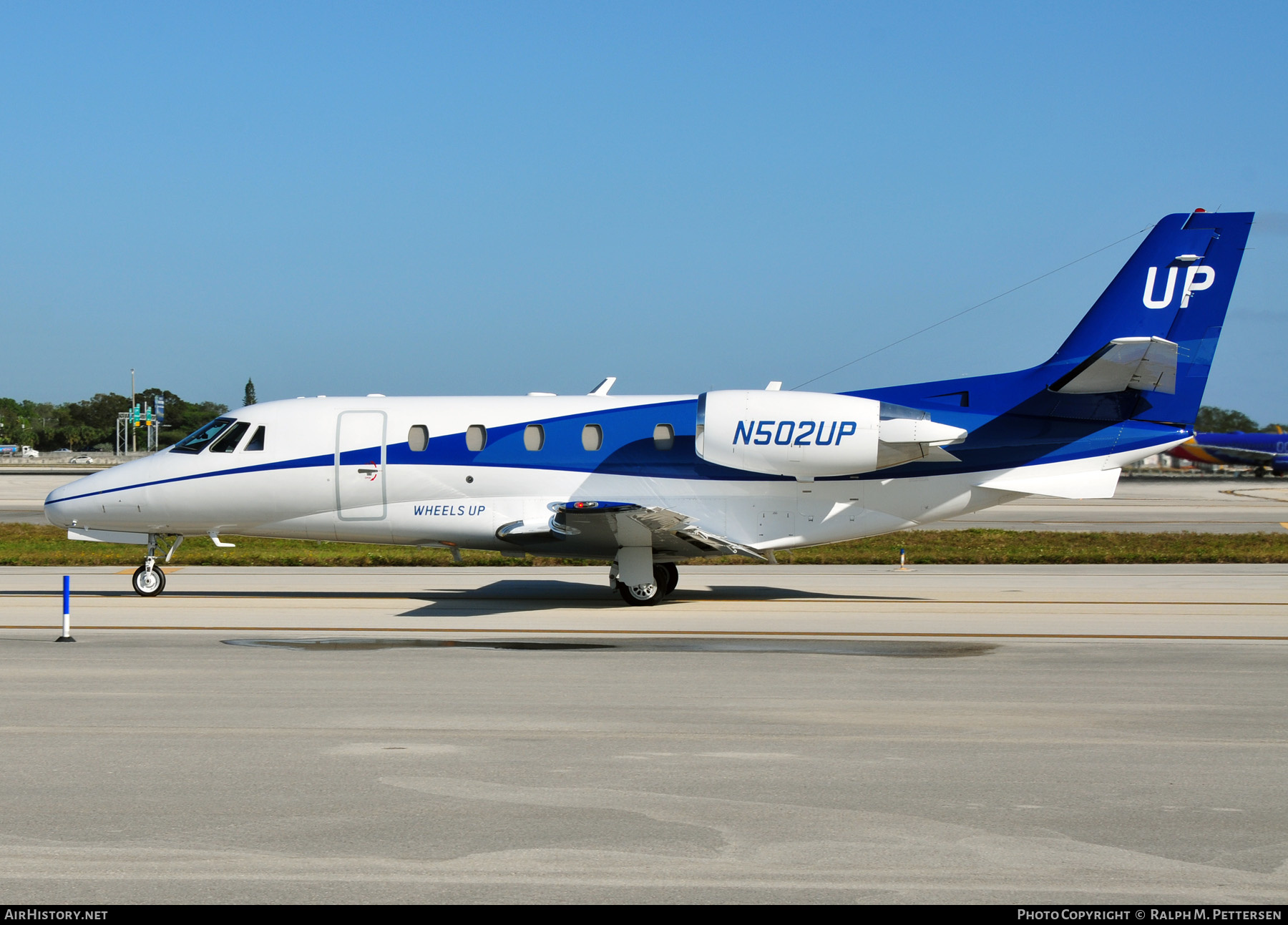 Aircraft Photo of N502UP | Cessna 560XL Citation Excel | Wheels Up | AirHistory.net #514095