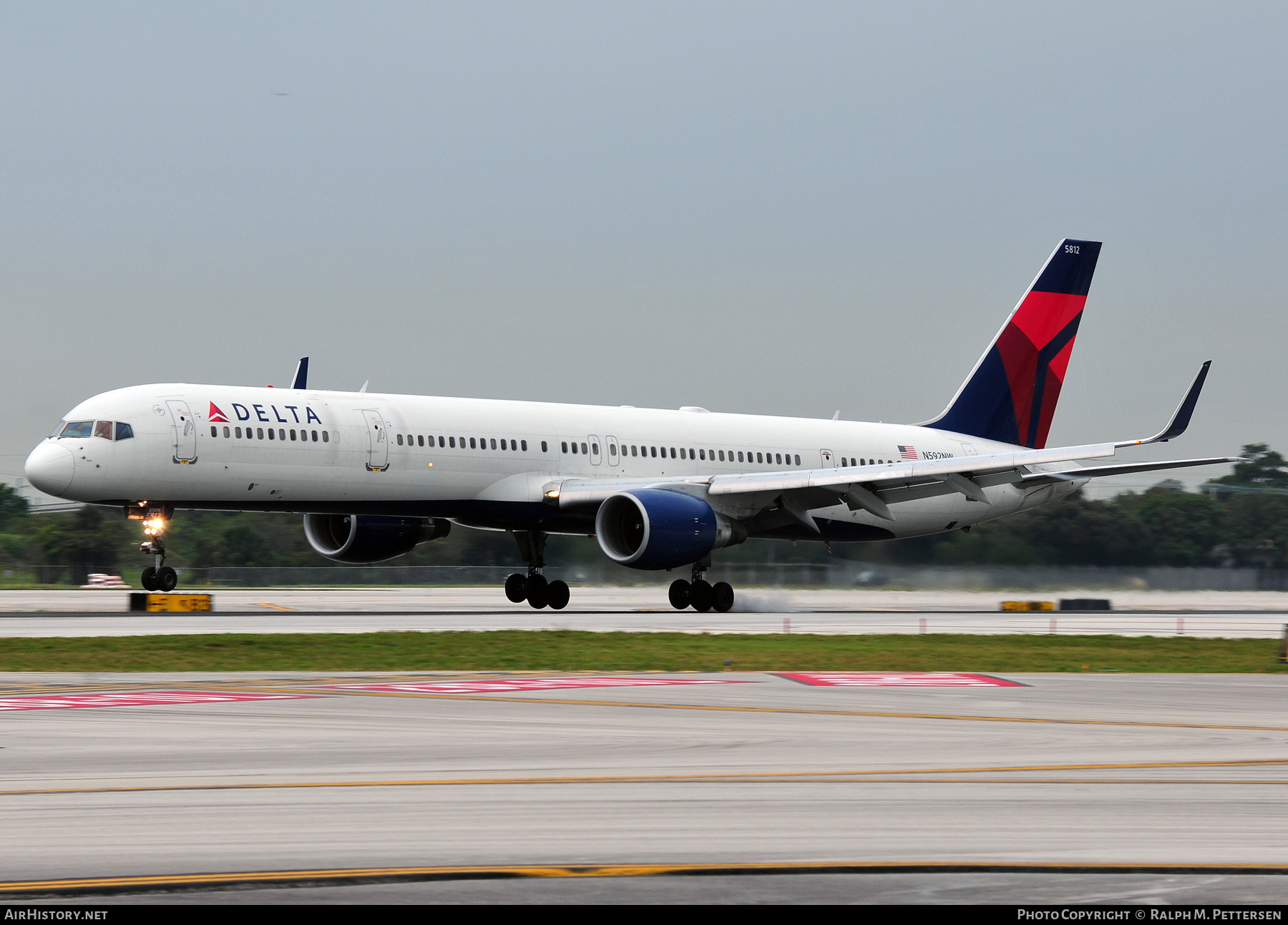 Aircraft Photo of N592NW | Boeing 757-351 | Delta Air Lines | AirHistory.net #514206