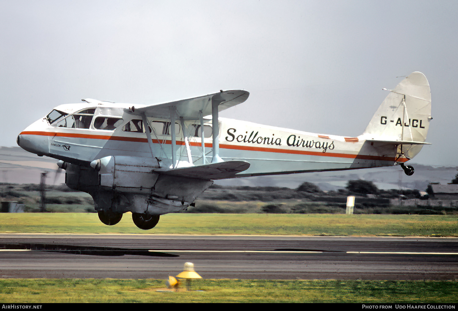 Aircraft Photo of G-AJCL | De Havilland D.H. 89A Dragon Rapide Mk.6 | Scillonia Airways | AirHistory.net #514270