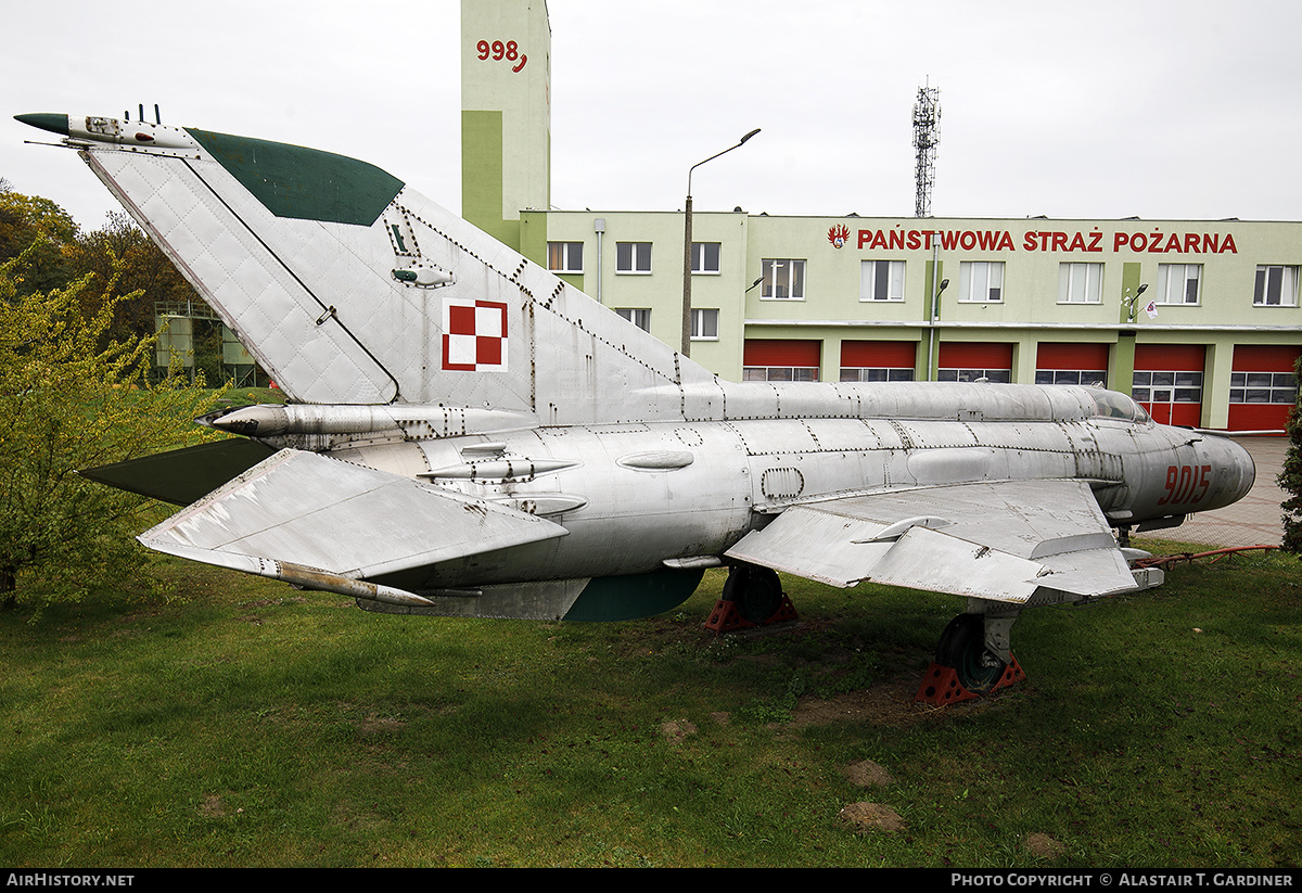 Aircraft Photo of 9015 | Mikoyan-Gurevich MiG-21MF | Poland - Air Force | AirHistory.net #514524