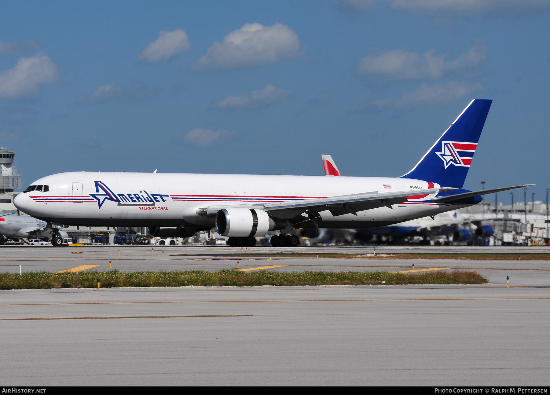 Aircraft Photo of N319CM | Boeing 767-338/ER(BDSF) | Amerijet International | AirHistory.net #514684