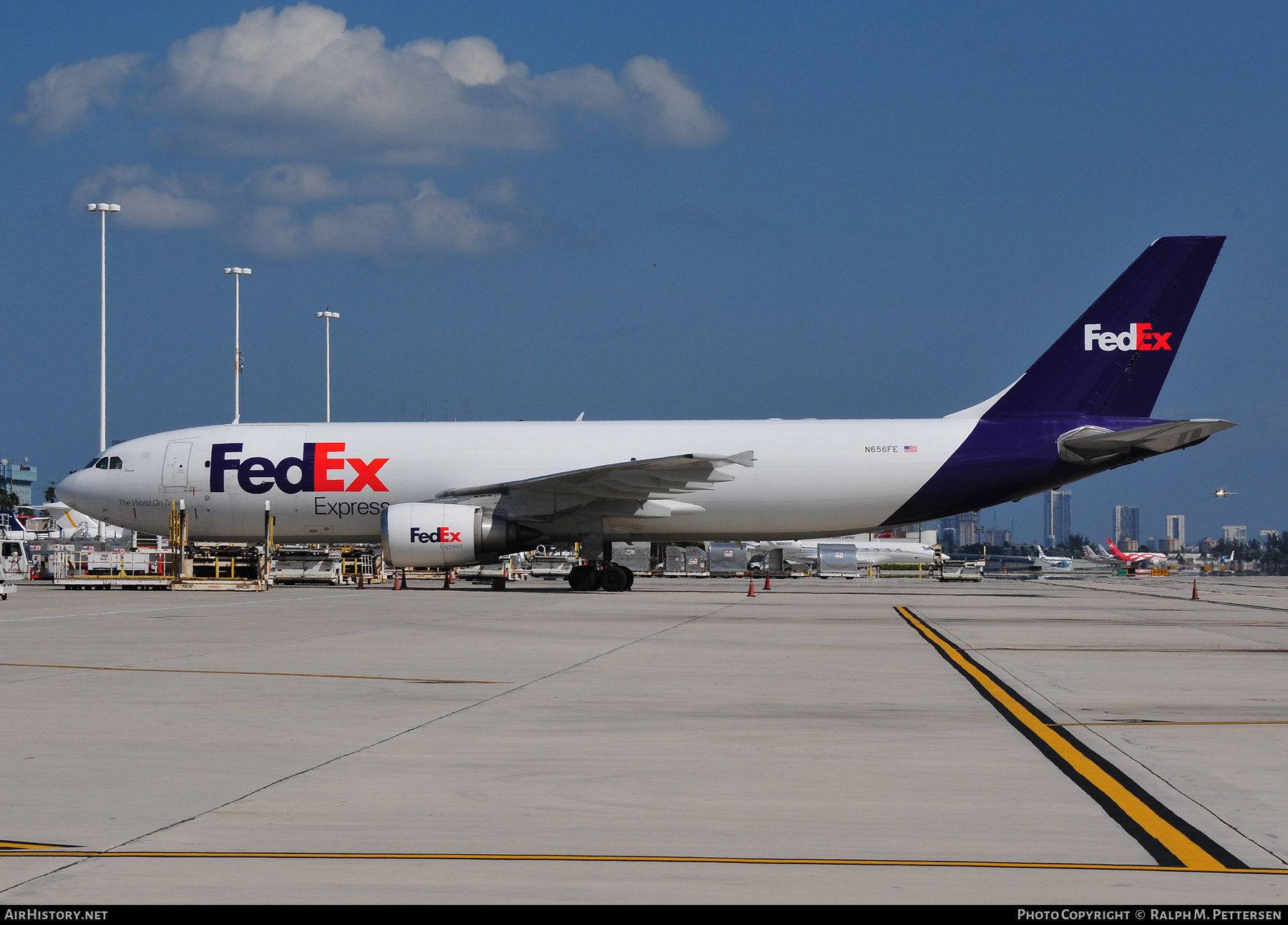 Aircraft Photo of N656FE | Airbus A300F4-605R | FedEx Express | AirHistory.net #514704