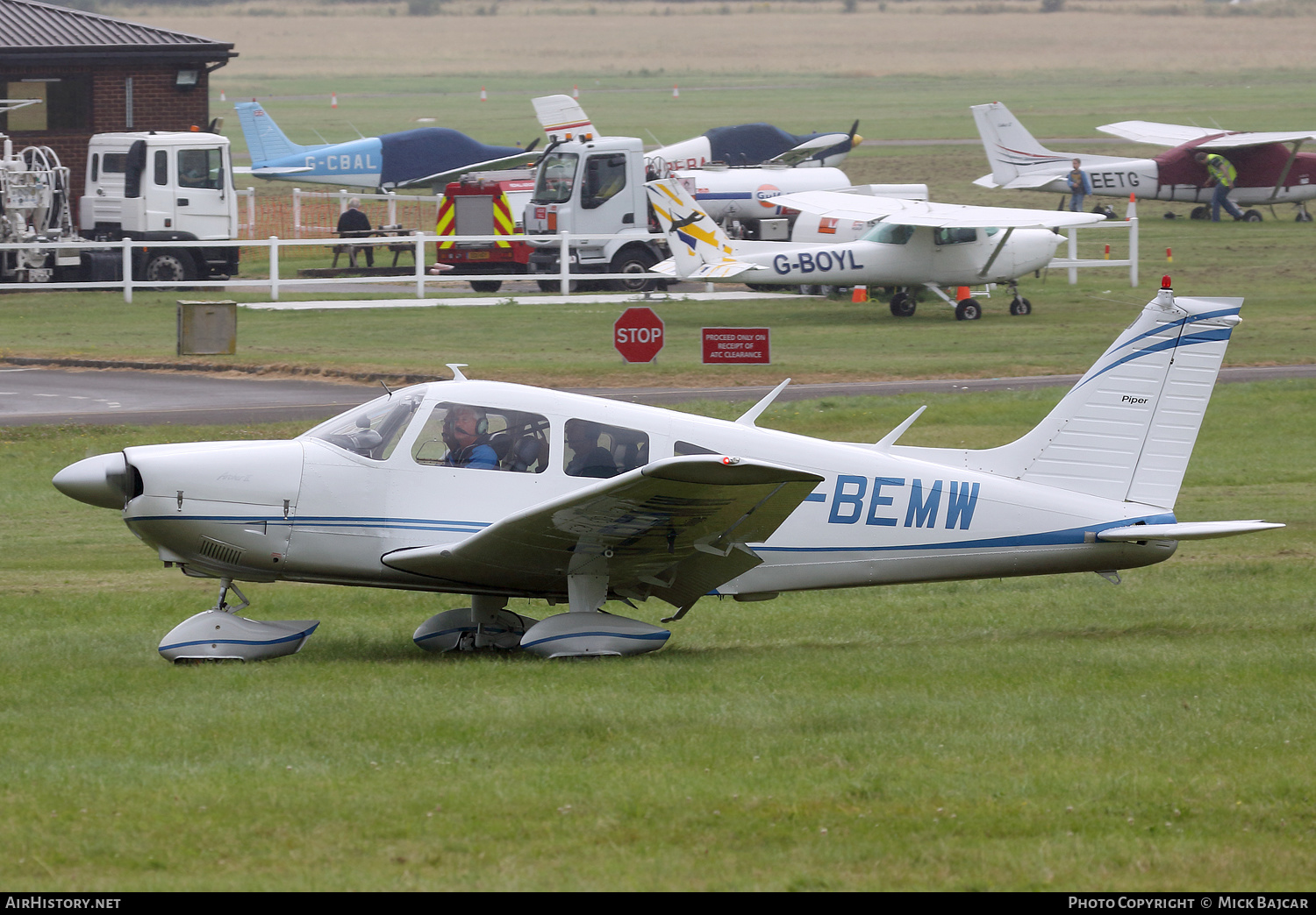 Aircraft Photo of G-BEMW | Piper PA-28-181 Archer II | AirHistory.net #514719