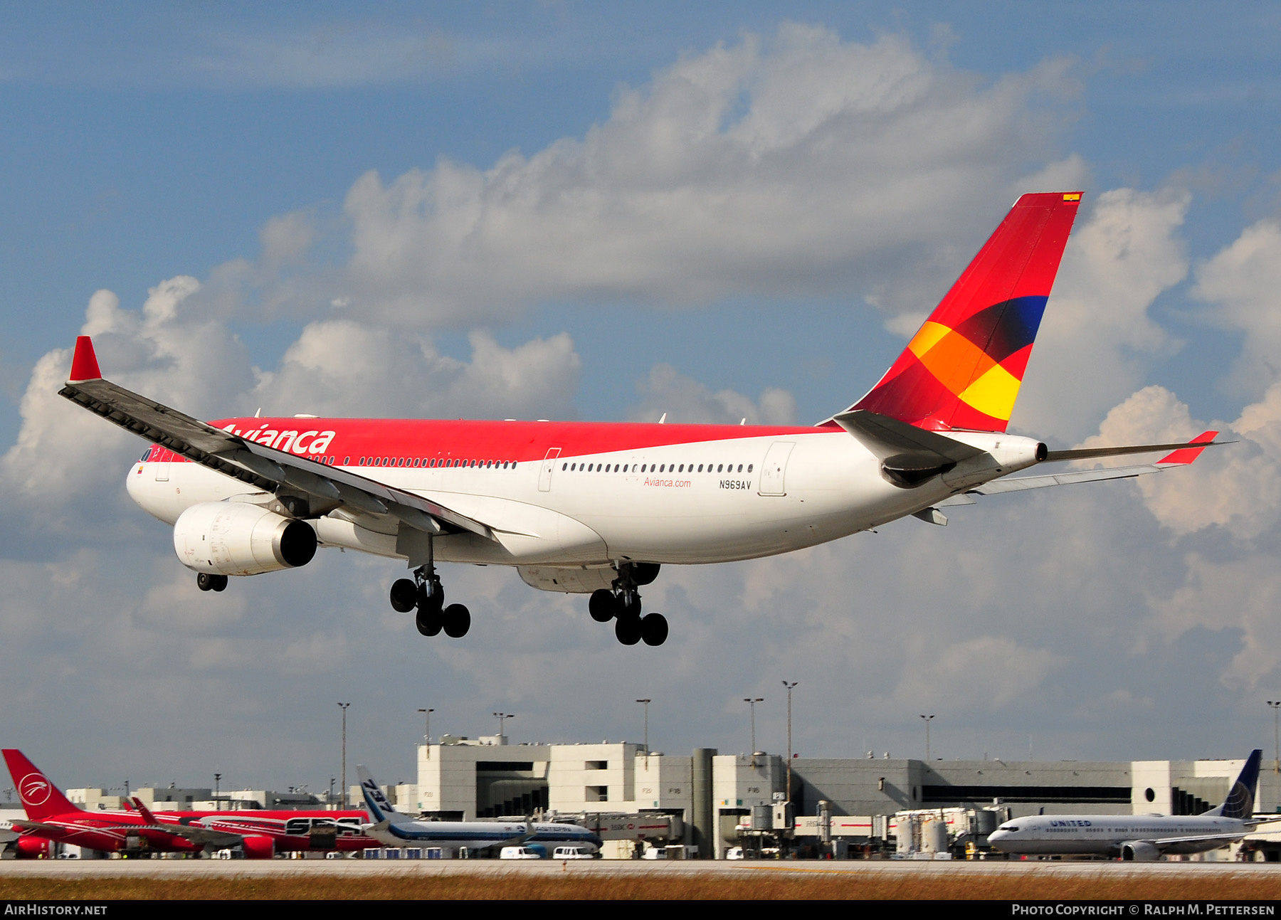 Aircraft Photo of N969AV | Airbus A330-243 | Avianca | AirHistory.net #514746