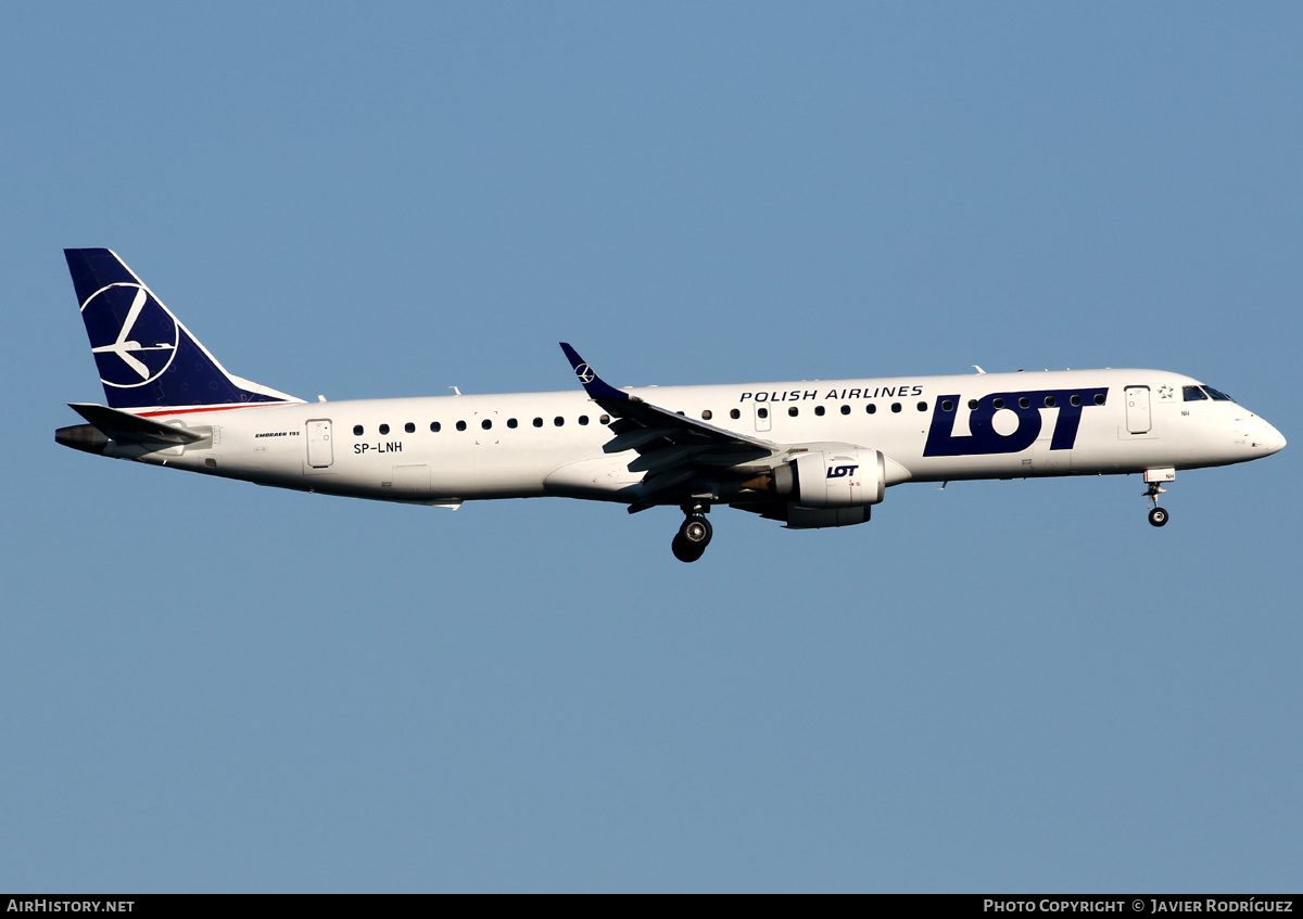 Aircraft Photo of SP-LNH | Embraer 195LR (ERJ-190-200LR) | LOT Polish Airlines - Polskie Linie Lotnicze | AirHistory.net #514842
