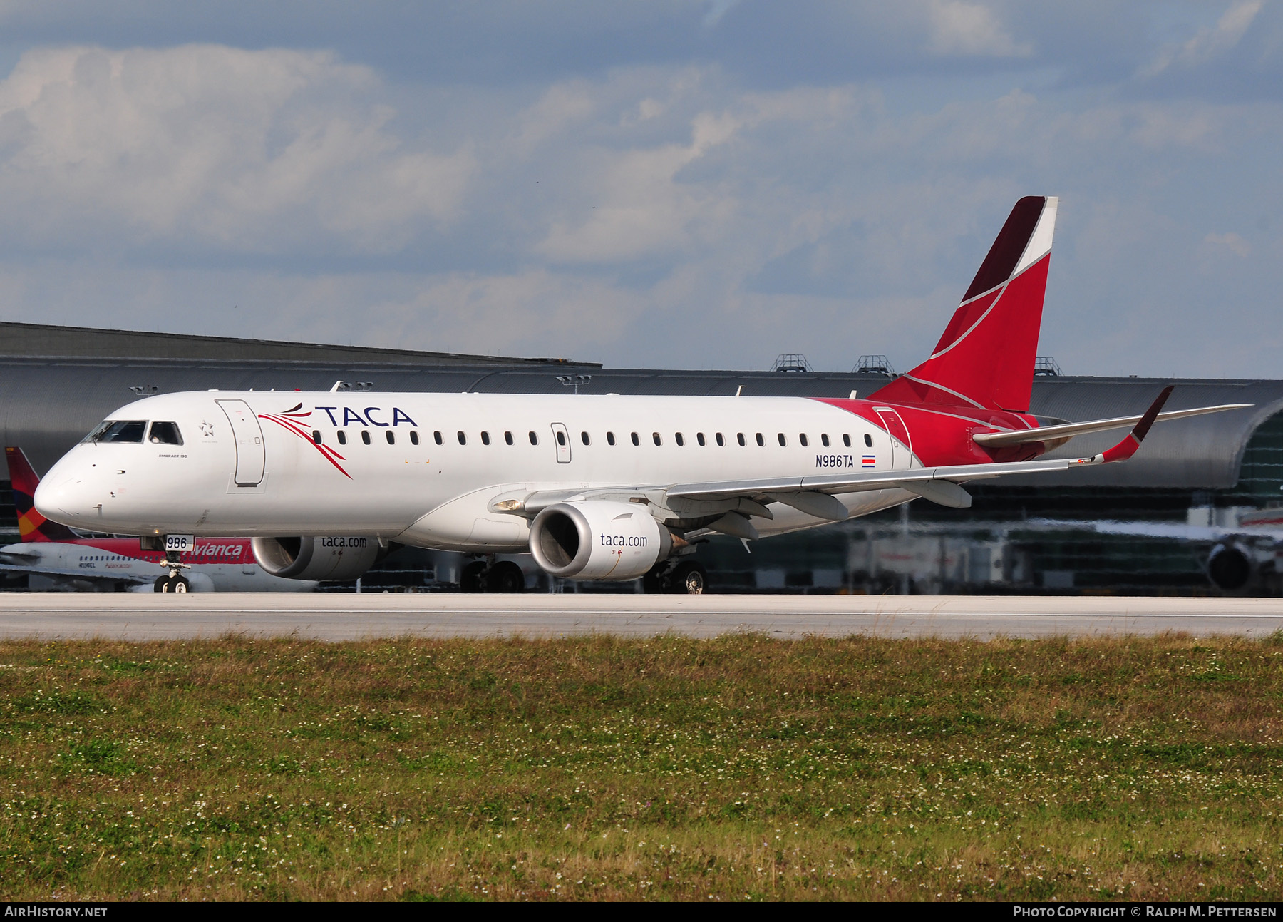 Aircraft Photo of N986TA | Embraer 190AR (ERJ-190-100IGW) | TACA - Transportes Aéreos Centro Americanos | AirHistory.net #514896