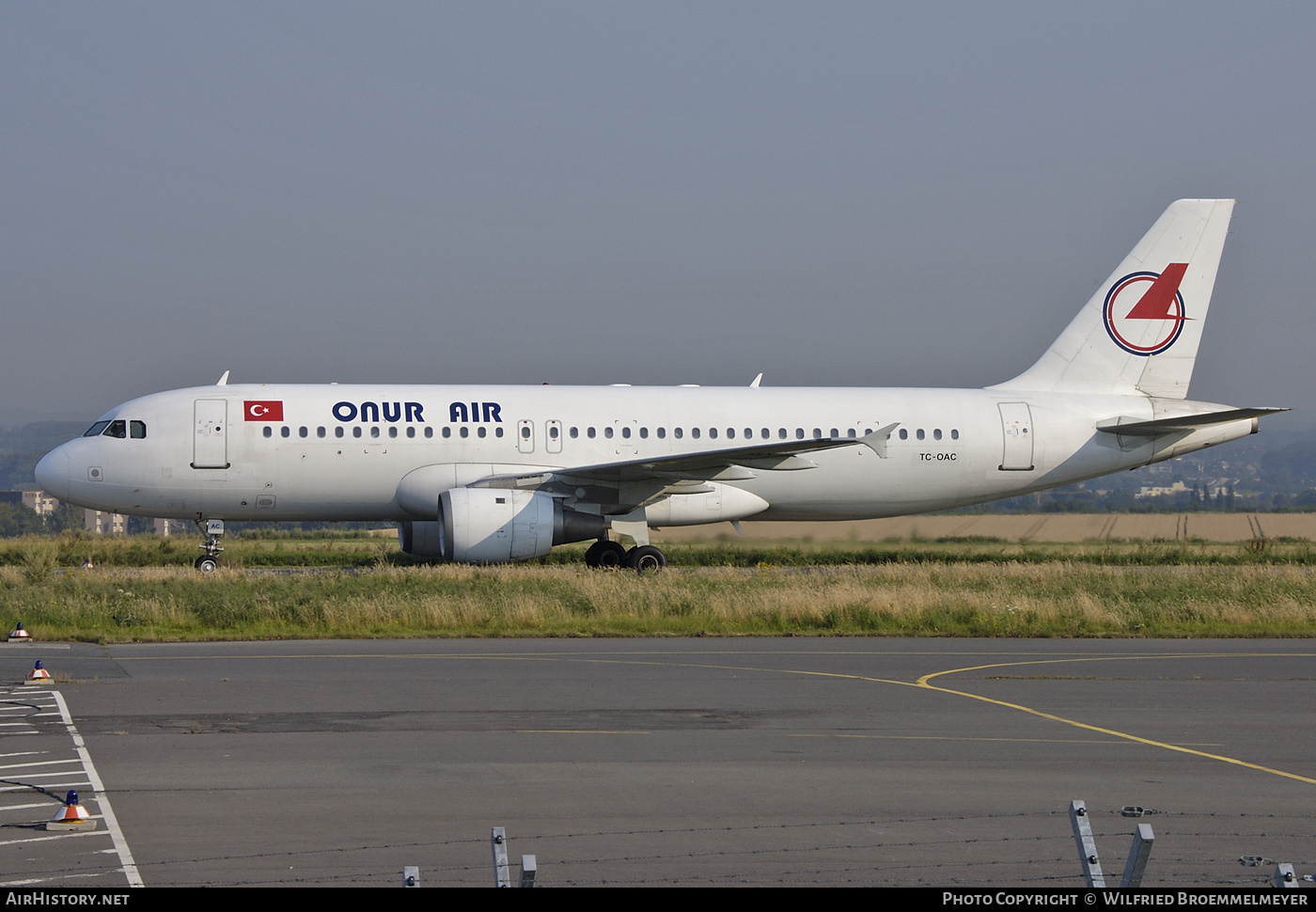 Aircraft Photo of TC-OAC | Airbus A320-212 | Onur Air | AirHistory.net #514989