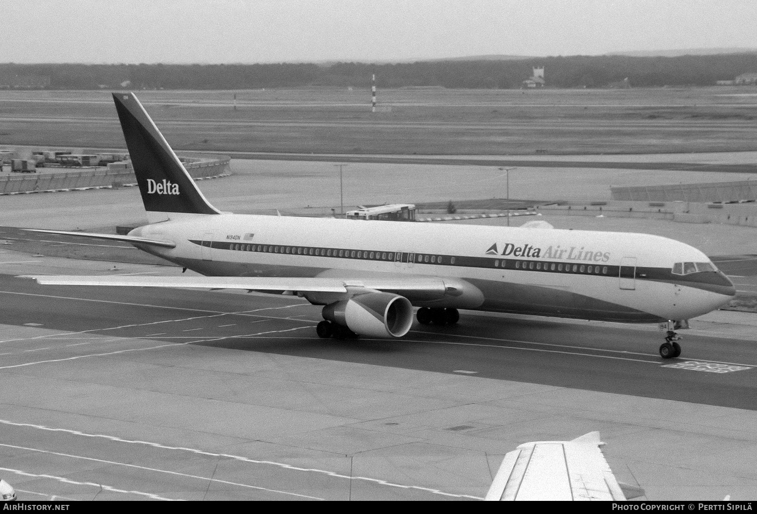 Aircraft Photo of N194DN | Boeing 767-332/ER | Delta Air Lines | AirHistory.net #515016