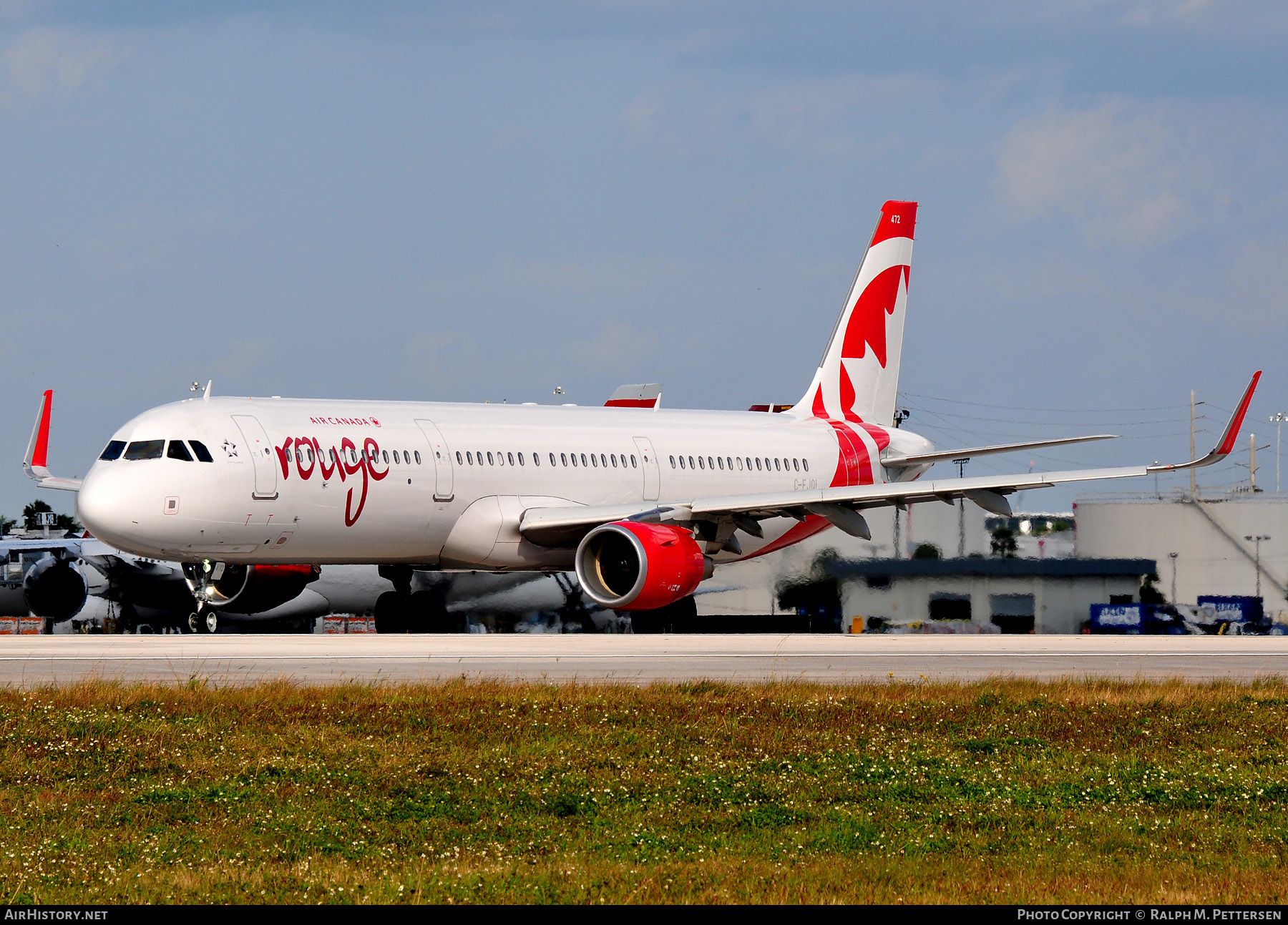 Aircraft Photo of C-FJQL | Airbus A321-211 | Air Canada Rouge | AirHistory.net #515131