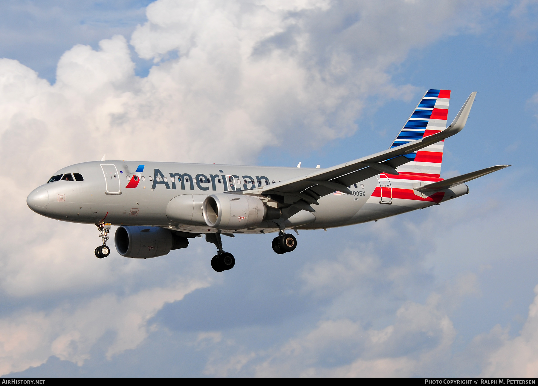 Aircraft Photo of N4005X | Airbus A319-115 | American Airlines | AirHistory.net #515154