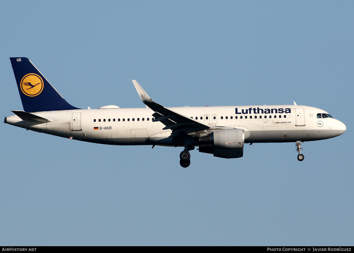 Aircraft Photo of D-AIUD | Airbus A320-214 | Lufthansa | AirHistory.net #515187