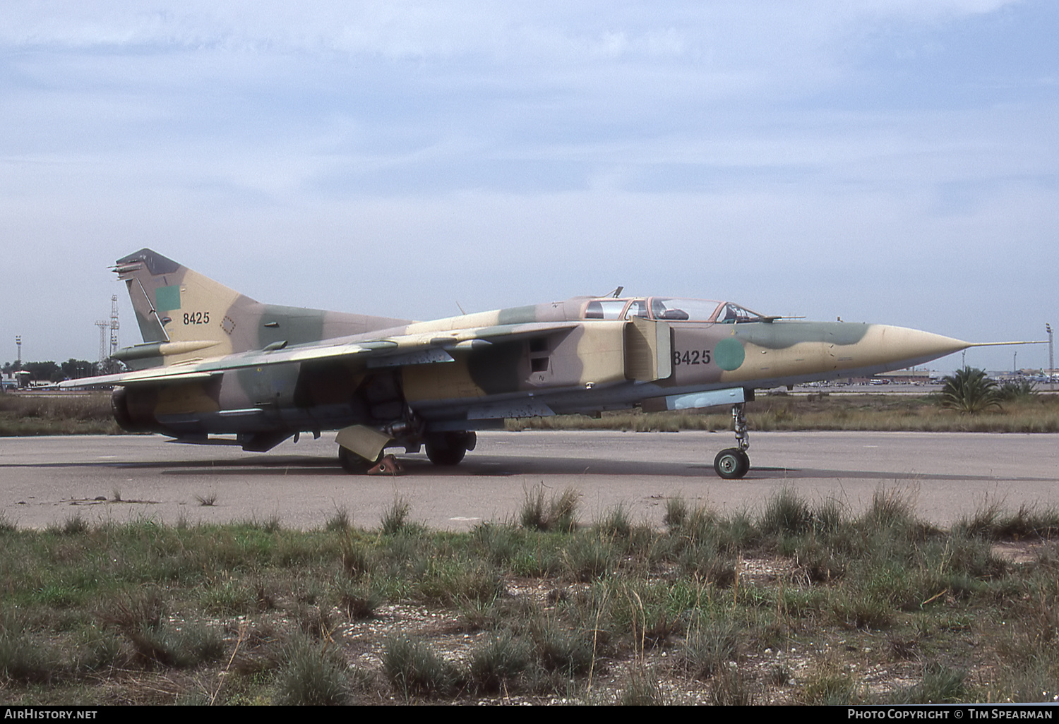 Aircraft Photo of 8425 | Mikoyan-Gurevich MiG-23UB | Libya - Air Force | AirHistory.net #515245