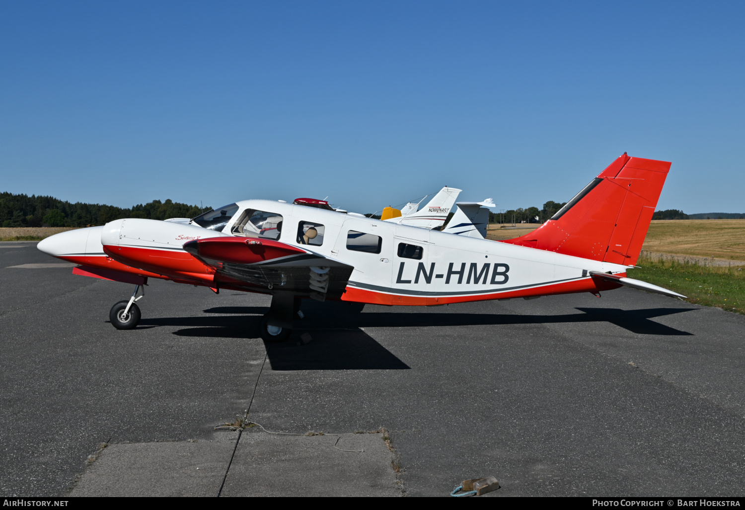 Aircraft Photo of LN-HMB | Piper PA-34-220T Seneca V | AirHistory.net #515332