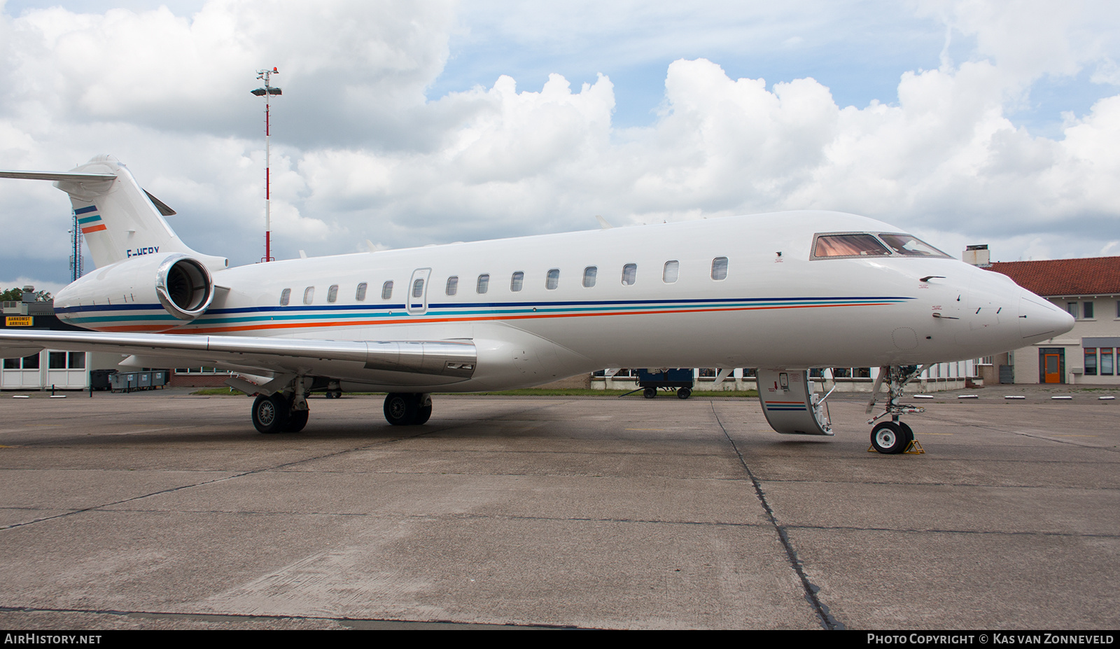 Aircraft Photo of F-HFBY | Bombardier Global 5000 (BD-700-1A11) | AirHistory.net #515446