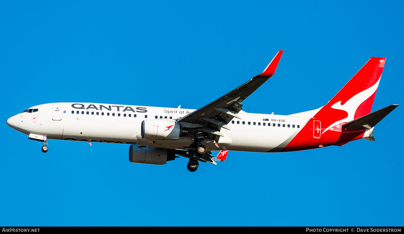 Aircraft Photo of VH-VZE | Boeing 737-838 | Qantas | AirHistory.net #515598