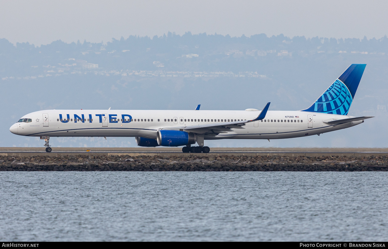 Aircraft Photo of N75861 | Boeing 757-33N | United Airlines | AirHistory.net #515702