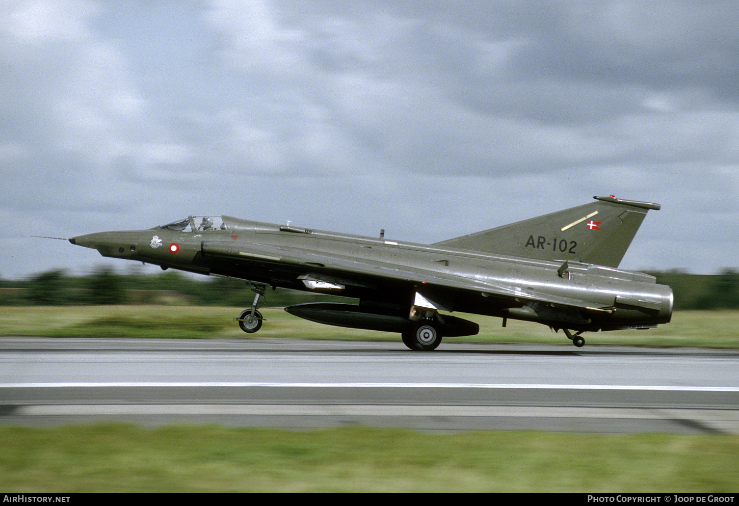 Aircraft Photo of AR-102 | Saab RF-35 Draken | Denmark - Air Force | AirHistory.net #515784