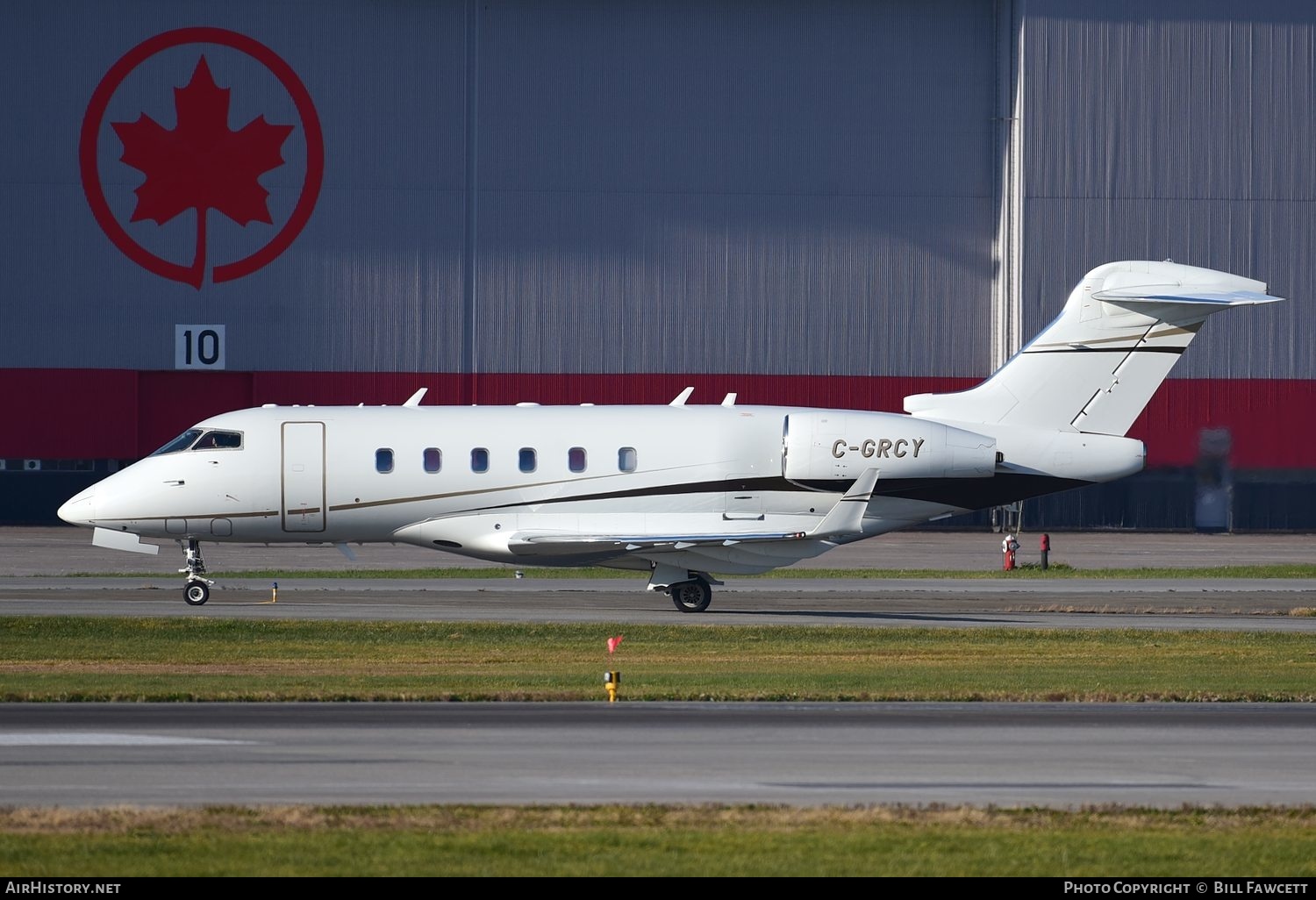 Aircraft Photo of C-GRCY | Bombardier Challenger 300 (BD-100-1A10) | AirHistory.net #515795