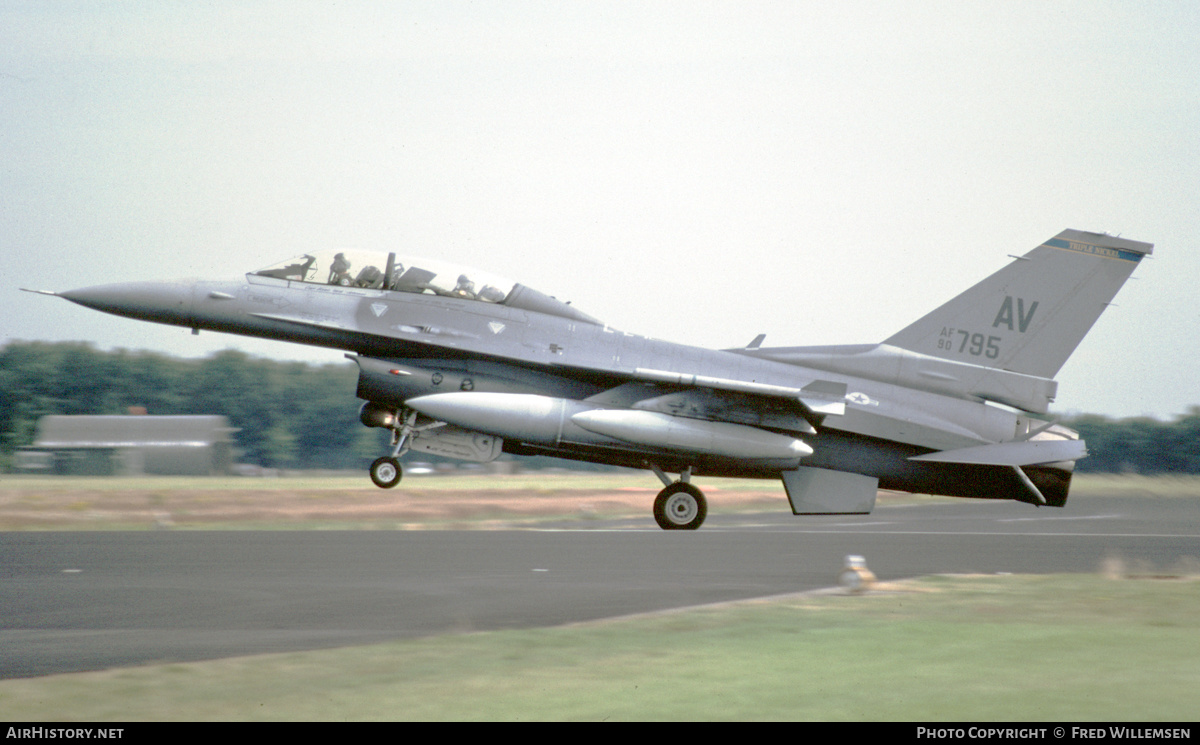 Aircraft Photo of 90-0795 / AF90-795 | General Dynamics F-16DM Fighting Falcon | USA - Air Force | AirHistory.net #515851