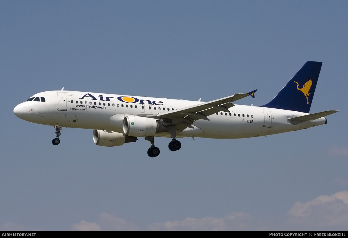 Aircraft Photo of EI-DSF | Airbus A320-216 | Air One | AirHistory.net #515874