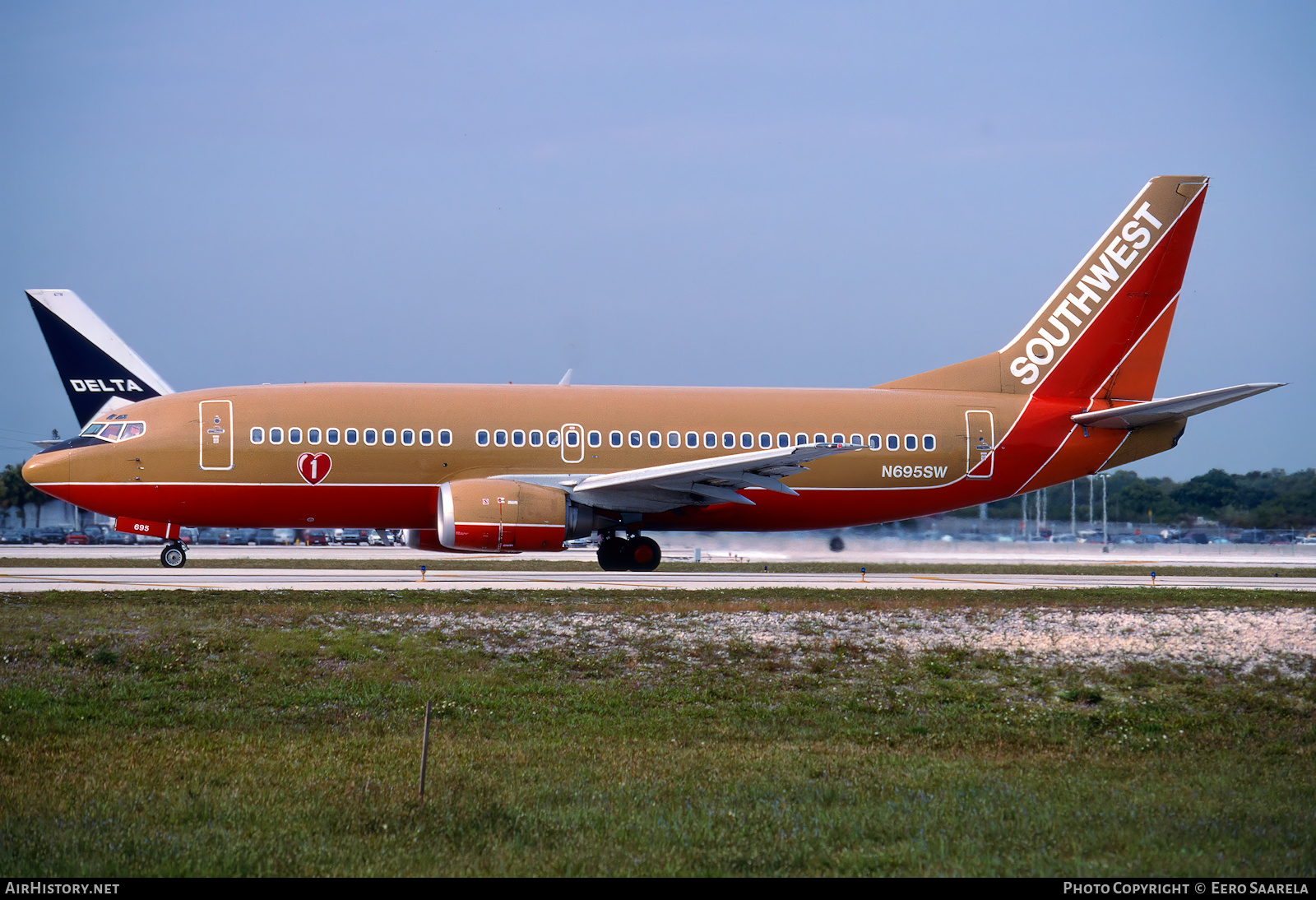 Aircraft Photo of N695SW | Boeing 737-3Q8 | Southwest Airlines | AirHistory.net #515908