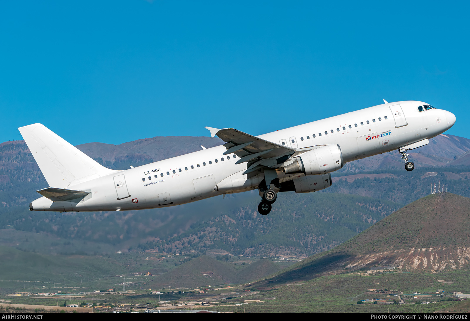 Aircraft Photo of LZ-MDO | Airbus A320-214 | Fly2Sky | AirHistory.net #515981